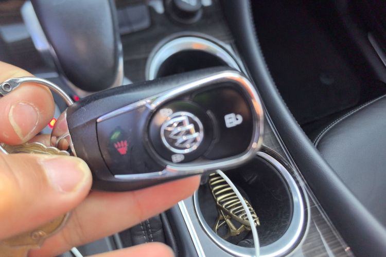 别克 昂科威 2020款 20T 两驱精英型中控内饰11