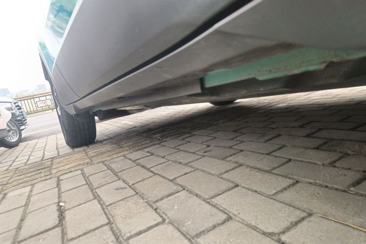 丰田C-HR 2020款 2.0L 豪华版局部细节9001