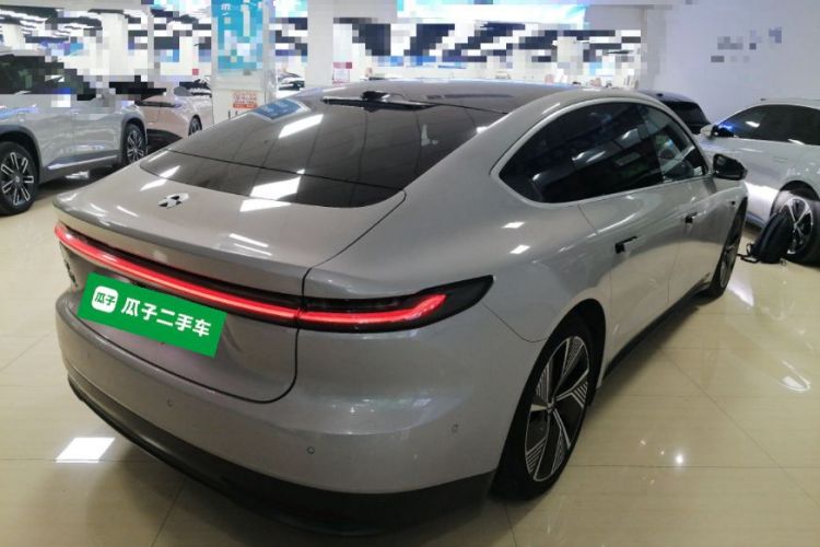 蔚来ET7 2022款 100kWh车身外观7