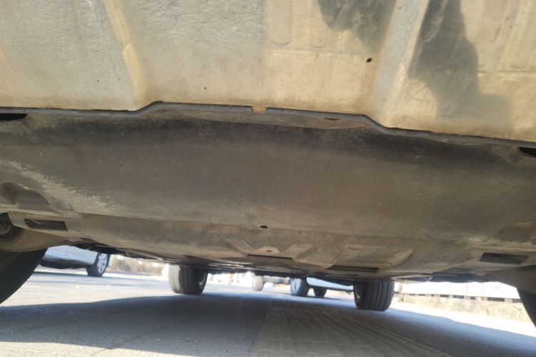 奔驰M级 2014款 ML 320 4MATIC局部细节9008