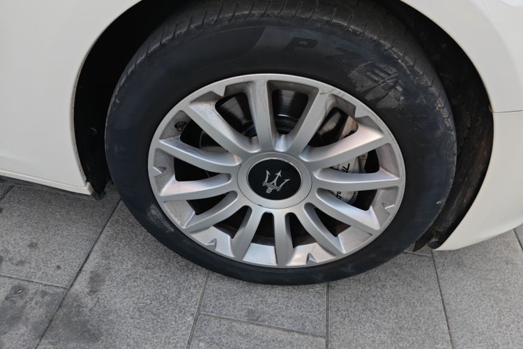 玛莎拉蒂 Ghibli 2014款 3.0T 标准版车身外观10