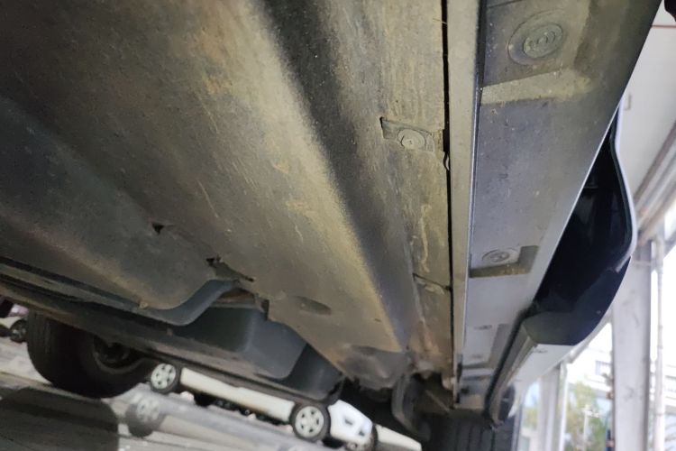 丰田 汉兰达 2023款 2.5L智能电混双擎两驱精英版 5座局部细节9002