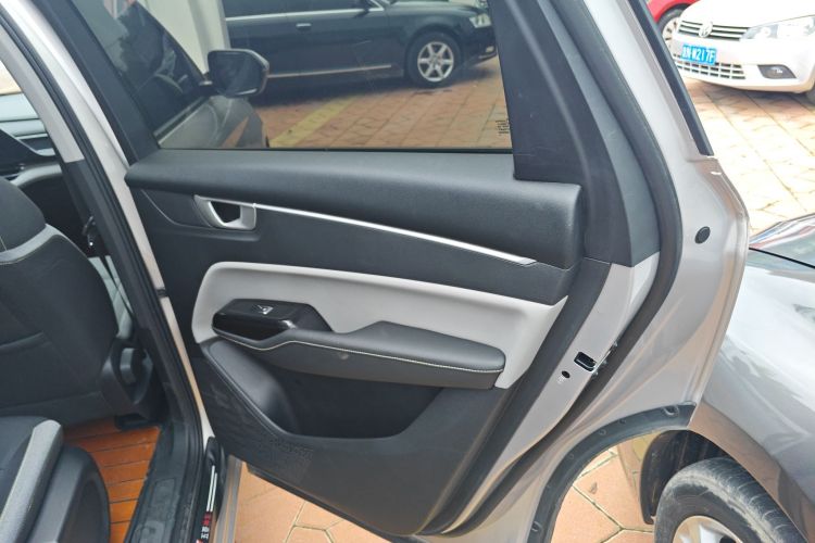 五菱汽车 五菱凯捷 2020款 1.5T 手动精英型中控内饰45