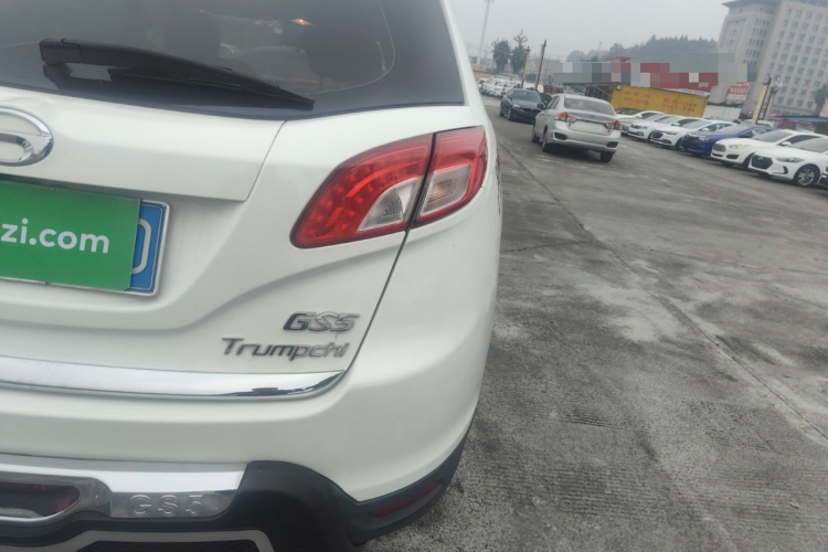 广汽传祺 传祺GS5 2014款 2.0L 自动两驱周年增值版车身外观9