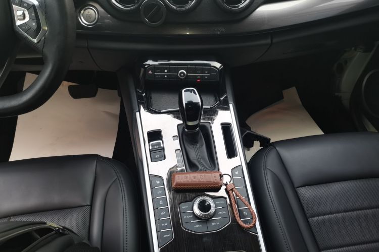 魏牌 VV7 2017款 2.0T 超豪型局部细节18