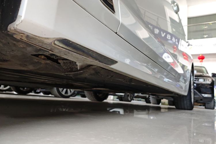 宝马5系 2019款 改款 525Li 豪华套装局部细节9002