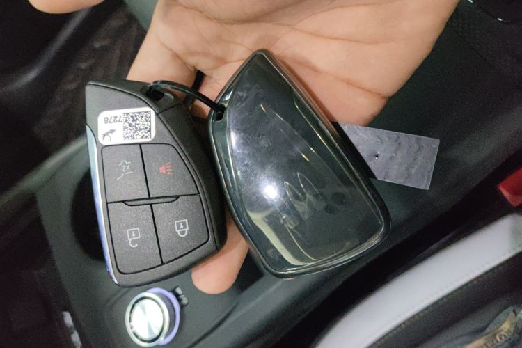 别克 2024款 昂科威S  25T 炫黑风尚版中控内饰7001