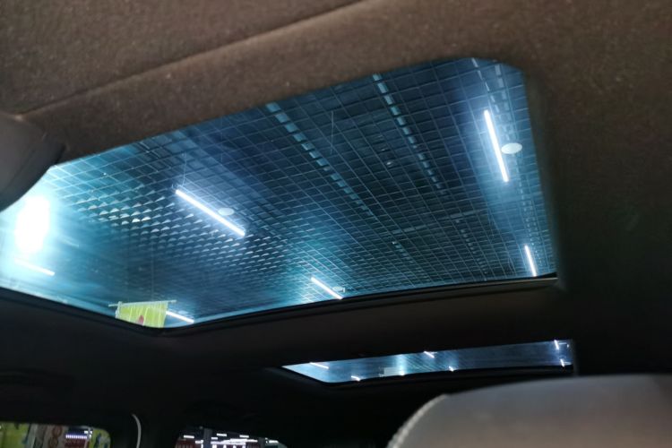 奔驰V级 2018款 V 260 AMG 运动版 国V局部细节22