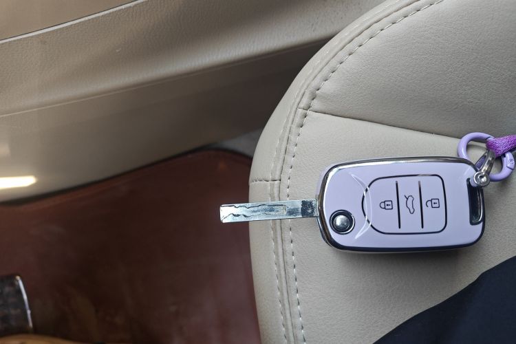 宝骏730 2014款 1.5L 手动舒适ESP版 7座中控内饰7001