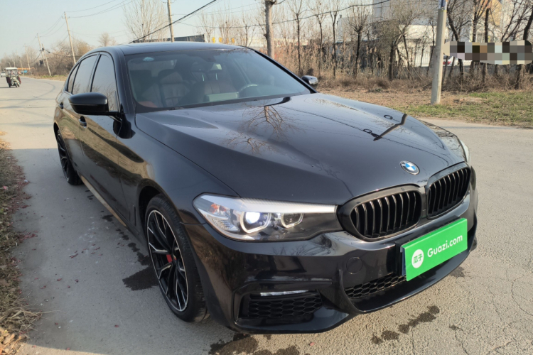 宝马5系 2019款 530Li 领先型 M运动套装车身外观3