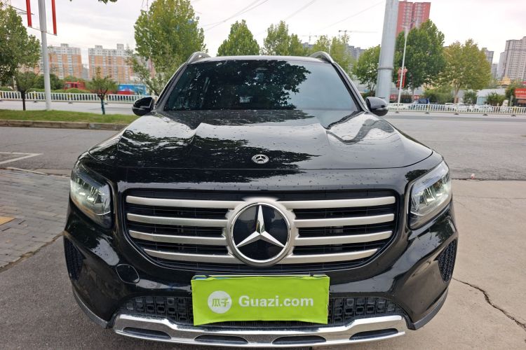 奔驰GLB 2024款 GLB 200 时尚型车身外观2