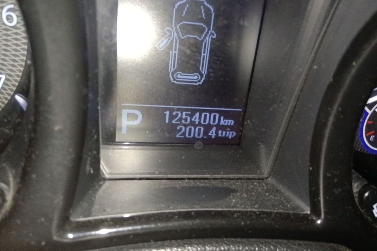 江铃 驭胜S350 2016款 2.0T 自动两驱汽油豪华天窗版7座中控内饰15