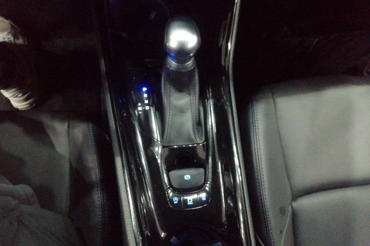 丰田C-HR 2021款 2.0L 豪华版局部细节18