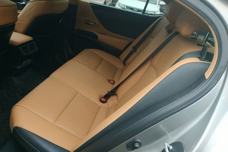 雷克萨斯ES 2021款 300h 卓越版中控内饰7004