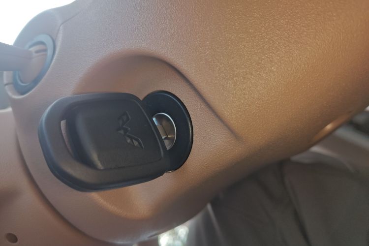 五菱汽车 宏光MINIEV 2025款 四门版 进阶款中控内饰7001