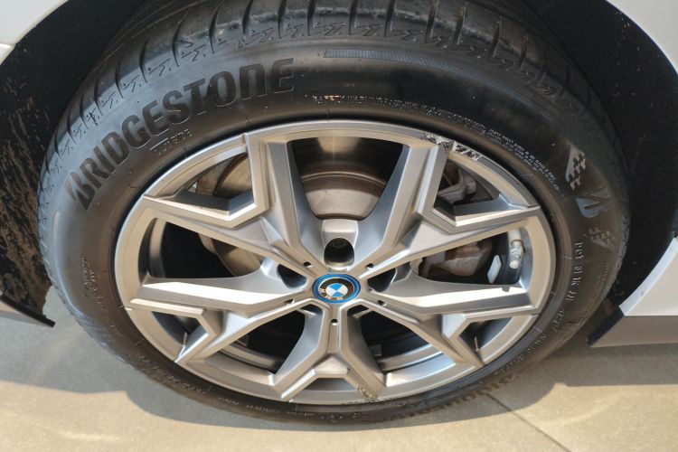 宝马i3 2022款 eDrive 35 L车身外观6008