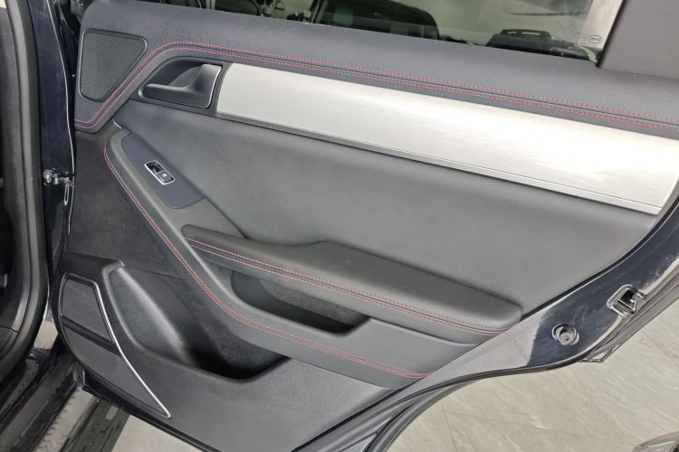 比亚迪 唐新能源 2018款 DM 2.0T 全时四驱智联创领型 5座 国V中控内饰7006