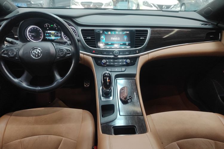 别克 君越 2016款 20T 精英型中控内饰18