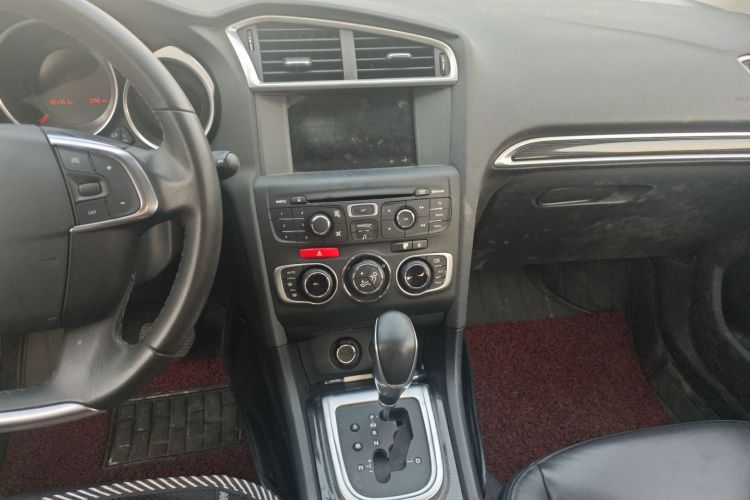 雪铁龙C4L 2014款 1.8L 智驱版 自动劲智型中控内饰16