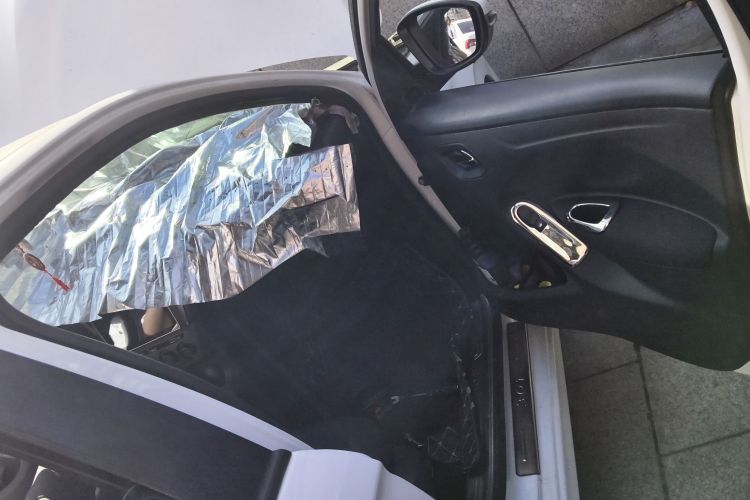 标致301 2016款 1.6L 手动舒适版局部细节9005