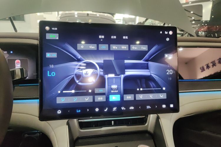 腾势Z9GT 2024款 1100四驱Ultra版中控内饰16