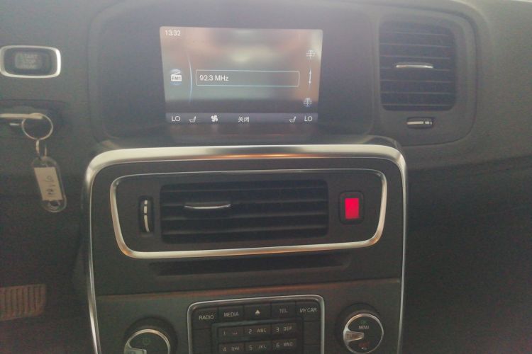 沃尔沃V60 2014款 T5 智逸版中控内饰16