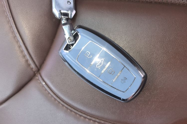 哈弗H8 2017款 2.0T 汽油两驱智享型中控内饰11