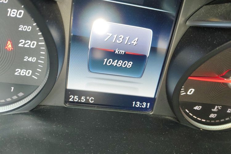 奔驰C级 2017款 C 200 运动版中控内饰15