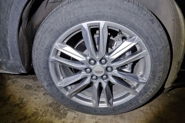 凯迪拉克XT6 2021款 2.0T 六座四驱豪华型车身外观10