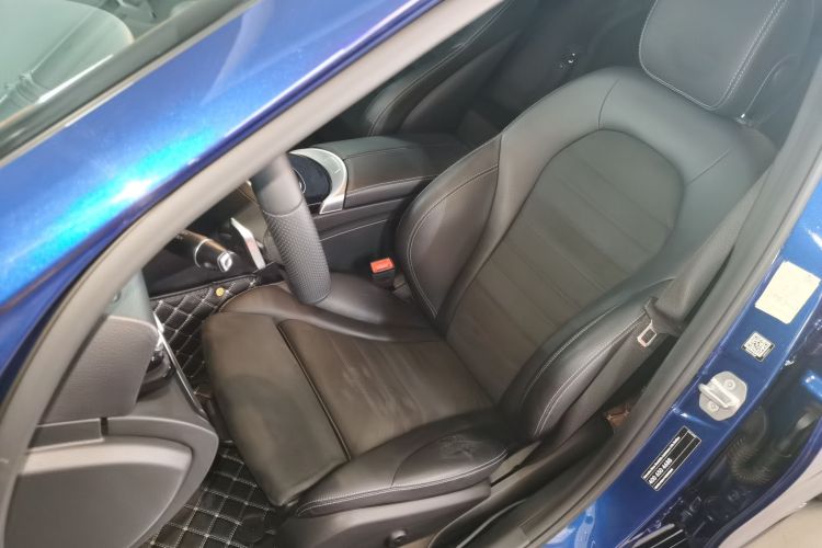 奔驰C级 2019款 C 260 运动版局部细节19