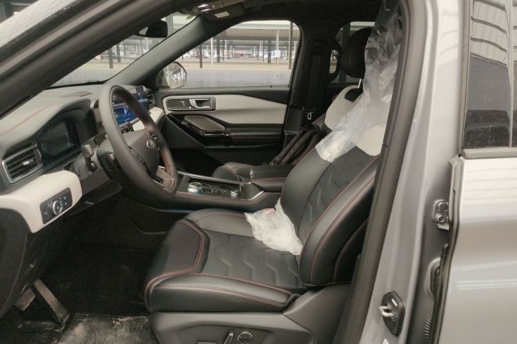 福特 探险者 2024款 2.3T EcoBoost 四驱ST-LINE 6座局部细节19