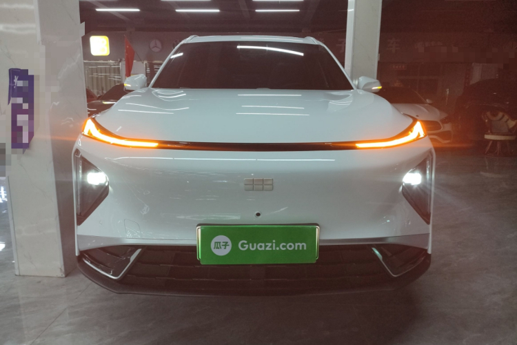 吉利银河 银河L7 2025款 EM-i 115km 探索版车身外观2