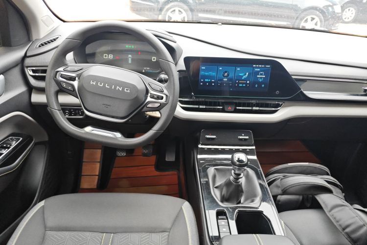 五菱汽车 五菱凯捷 2020款 1.5T 手动精英型中控内饰12