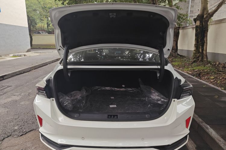 东风风神 奕炫MAX 2021款 1.5T 超酷潮爸版机舱底盘23