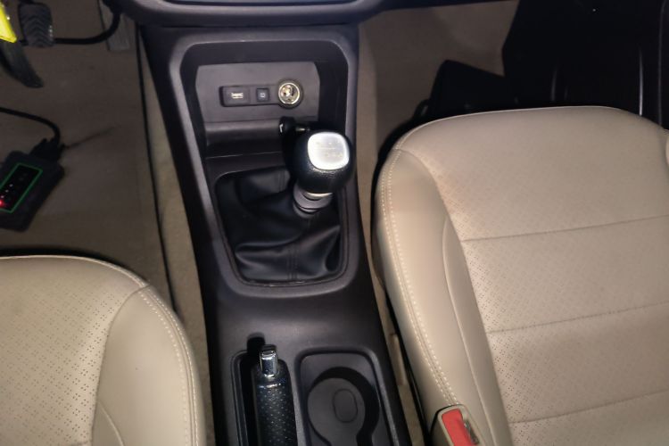 五菱汽车 五菱宏光 2021款 1.5L改款 S舒适型 电动助力LAR中控内饰18