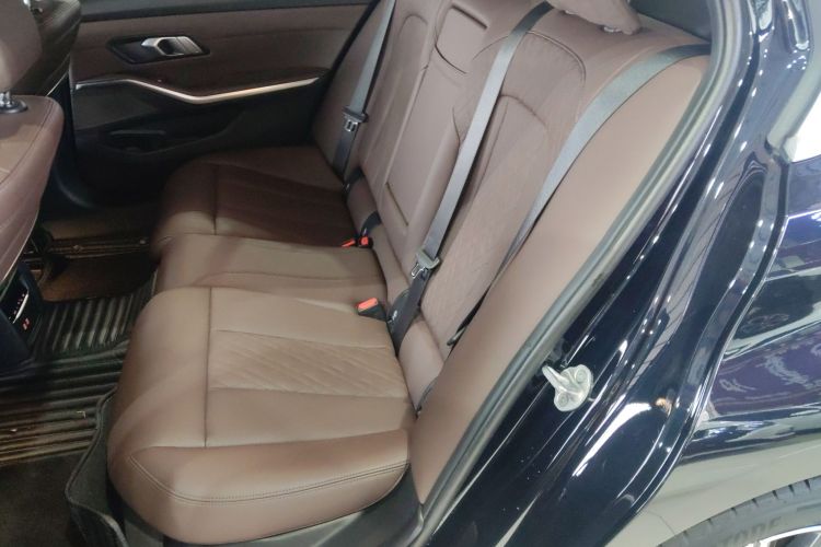 宝马3系 2023款 320Li M运动套装中控内饰7004