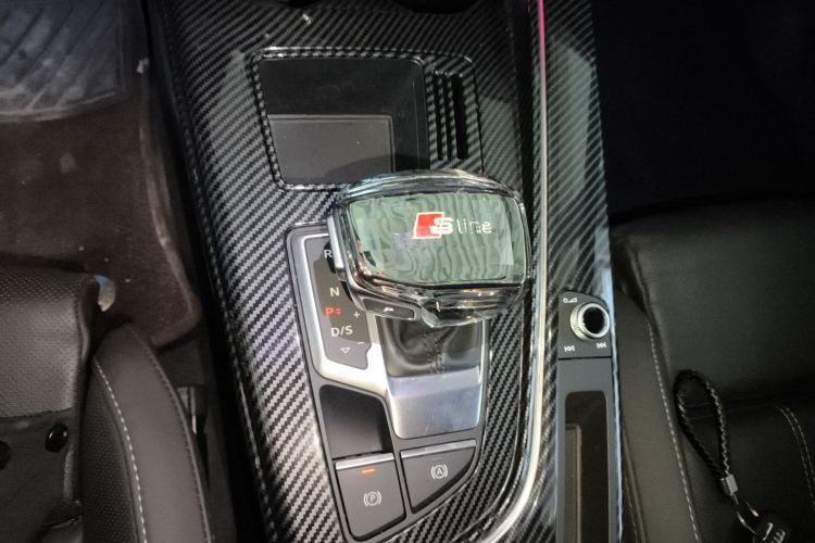 奥迪A4L 2020款 40 TFSI quattro 豪华动感型局部细节18