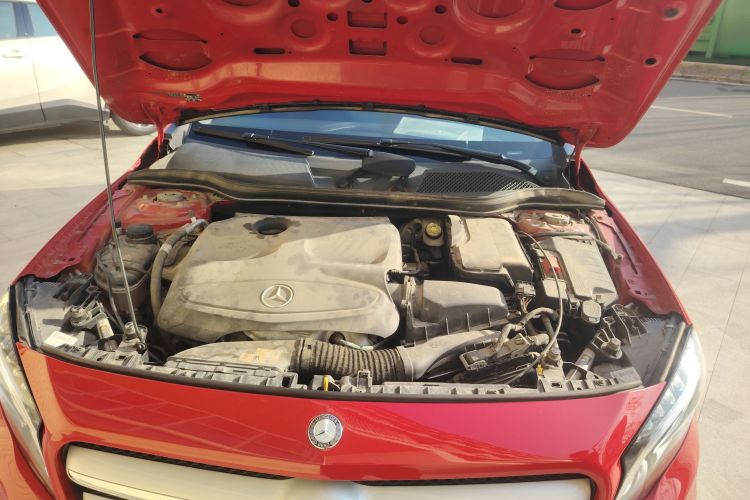 奔驰GLA 2016款 GLA 200 时尚型机舱底盘24