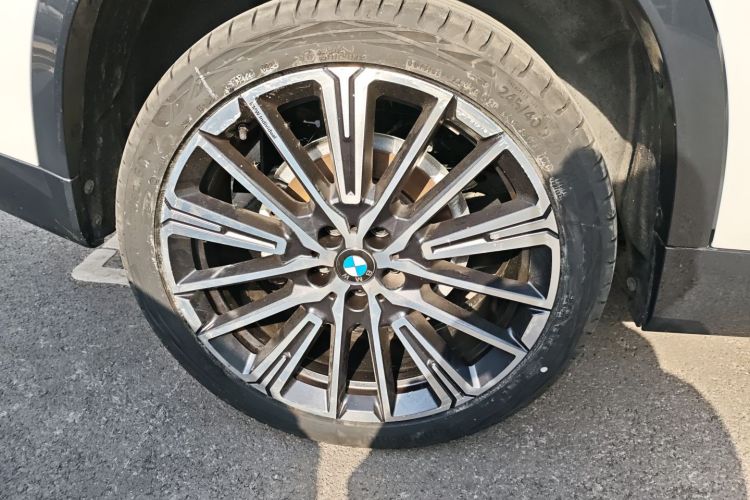 宝马X1 2023款 xDrive25Li X设计套装车身外观6008