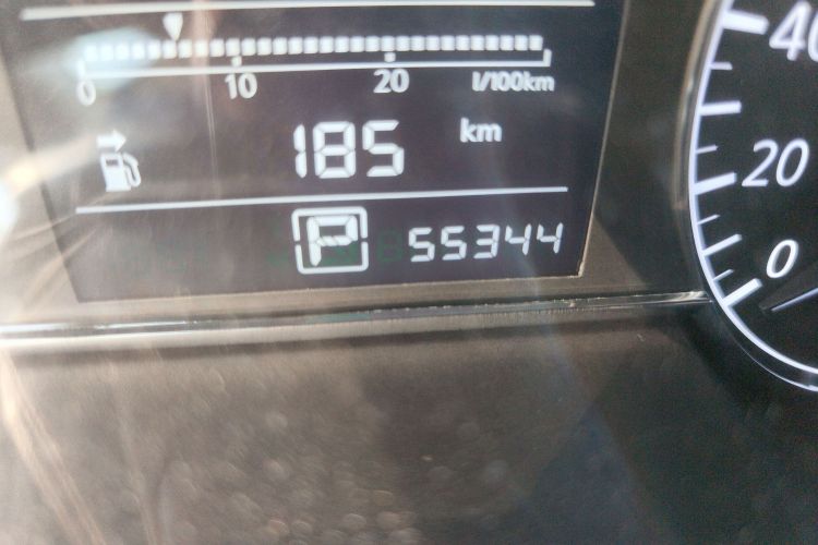 日产 骐达TIIDA 2014款 1.6L CVT舒适型中控内饰15