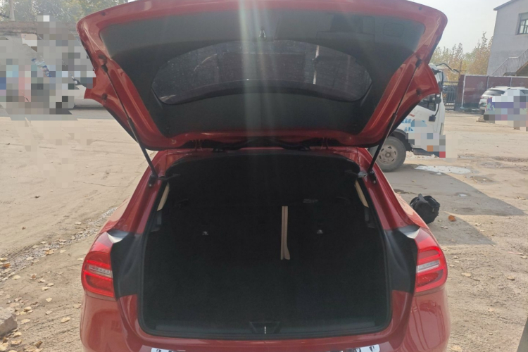 奔驰GLA 2015款 GLA 220 4MATIC 时尚型机舱底盘23