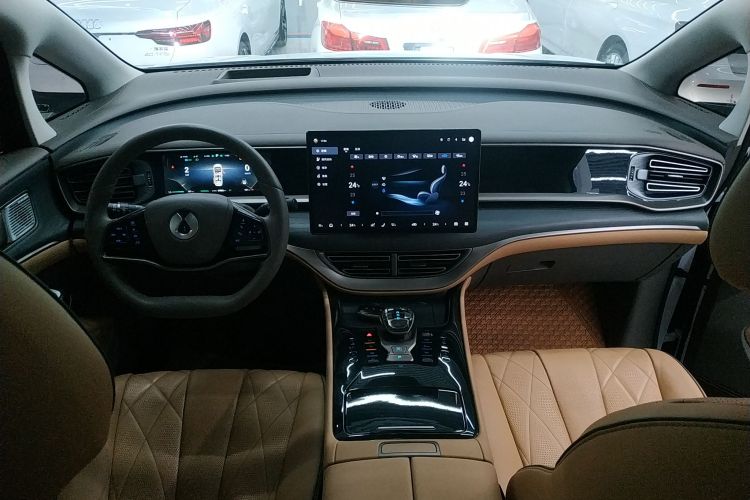 腾势D9 2022款 DM-i 970 四驱尊荣型中控内饰12