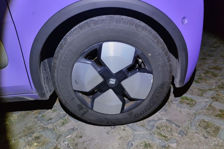 宝骏KiWi EV 2023款 大疆版 磷酸铁锂车身外观10