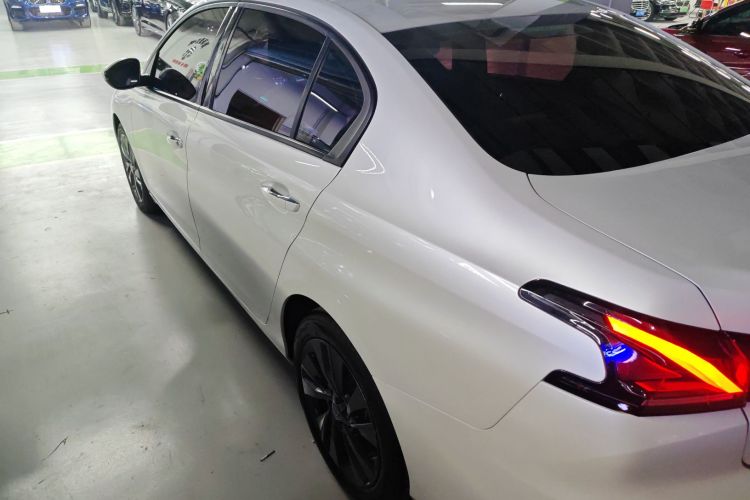 标致408 2022款 1.6T 进取版车身外观4