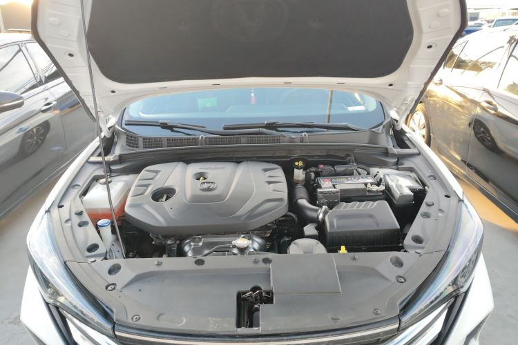 长安 逸动 2020款 PLUS 1.6L GDI 手动豪华型机舱底盘24