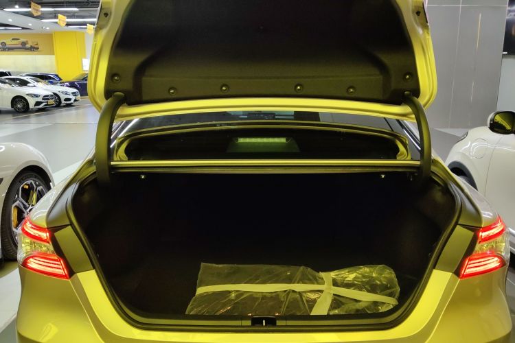 丰田 凯美瑞 2023款 2.0G 豪华版机舱底盘23