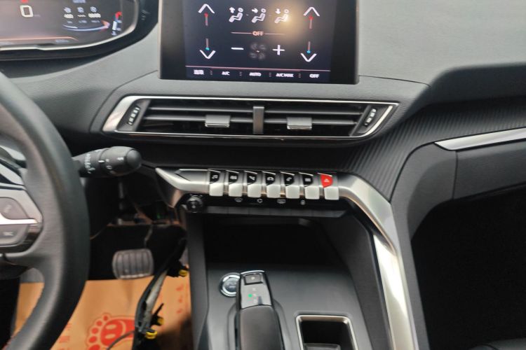 标致4008 2018款 350THP 精英版中控内饰16