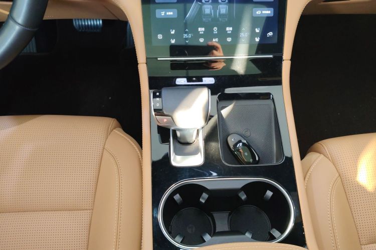 理想汽车 理想ONE 2021款 增程6座版中控内饰18