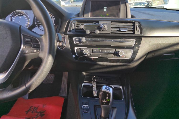 宝马1系(进口) 2018款 118i 领先型中控内饰16