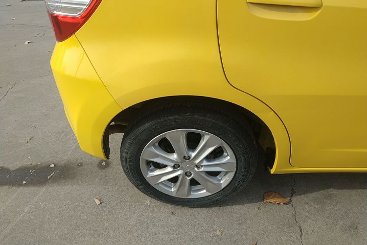 本田 飞度 2011款 1.5L 手动豪华版车身外观6008